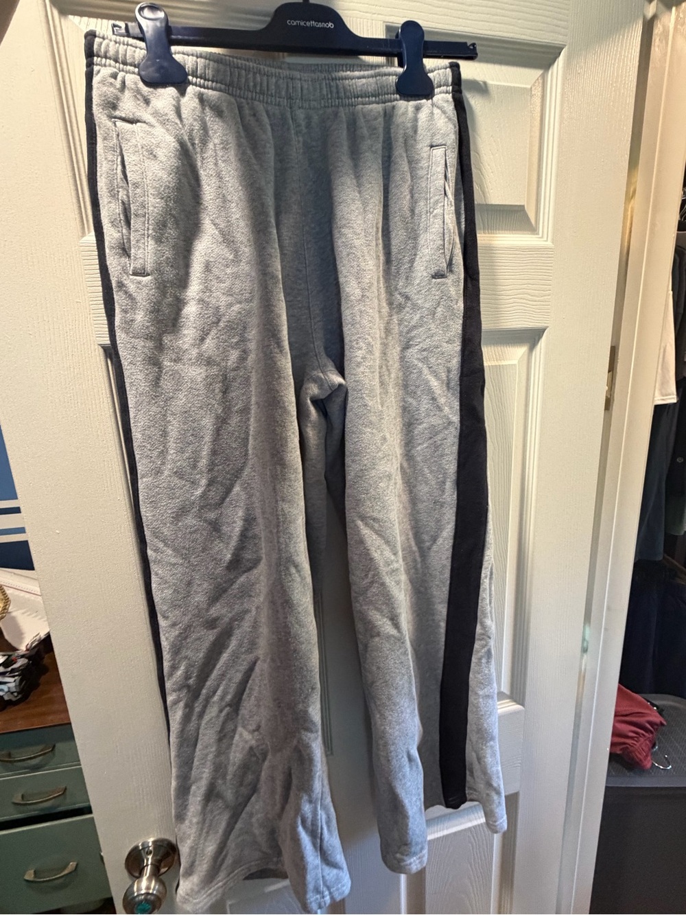 Brandy Melville Anastasia side strip sweatpants
